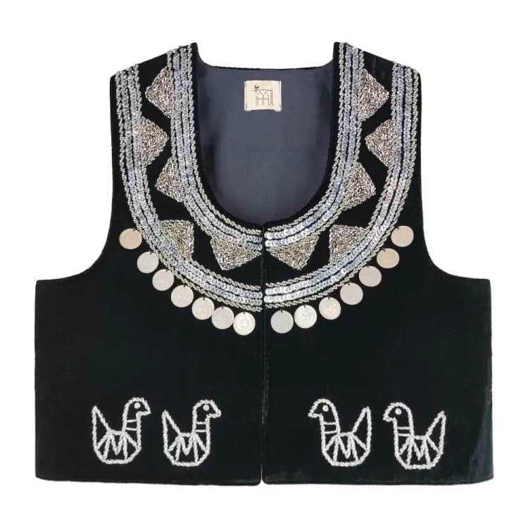 جلیقه مخمل مشکی با سکه و 4تاجی tji